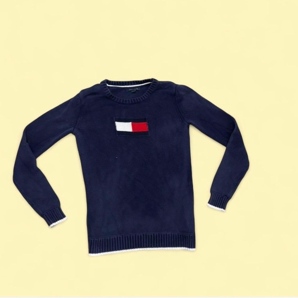 ✨ Tommy Hilfiger navy blue sweater with red and white flag design"✨